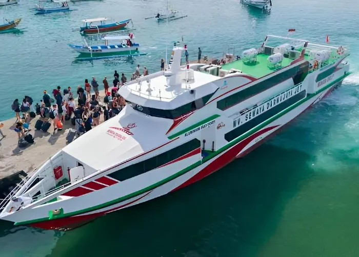 Botel Giliticket Fast Ferries Padangbai (Bali)